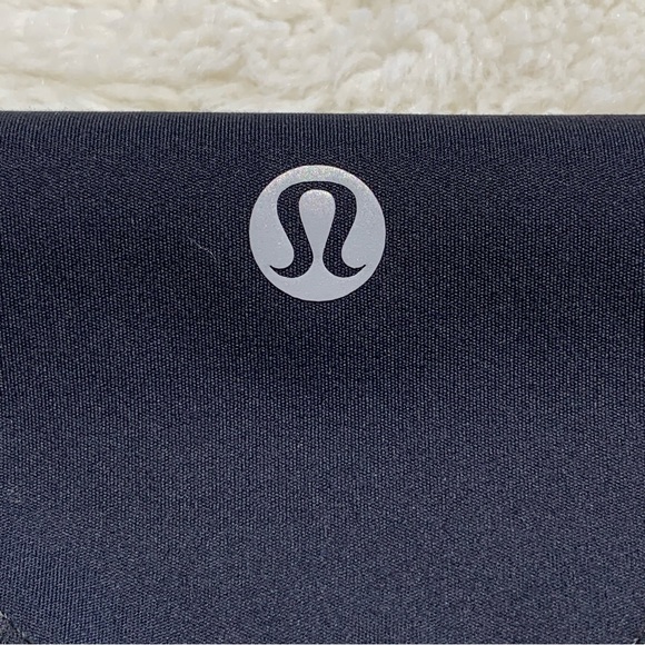 Lululemon Women's Black Flare Leg Mid Rise Leggings Size Small - Picture 8 of 9